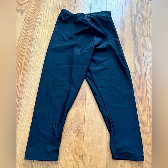 4 Revolution Dance Items 2 capri pants 1 skirt 1 Boys Shorts Balletcore Jazz - Picture 9 of 12